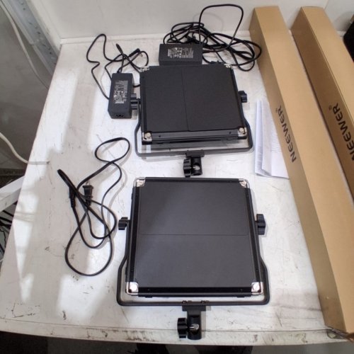 2PK NEWER LED LIGHT AND STAND KIT - WITH BATTERIES/CHARGERS - (MODEL: NL660) image 3