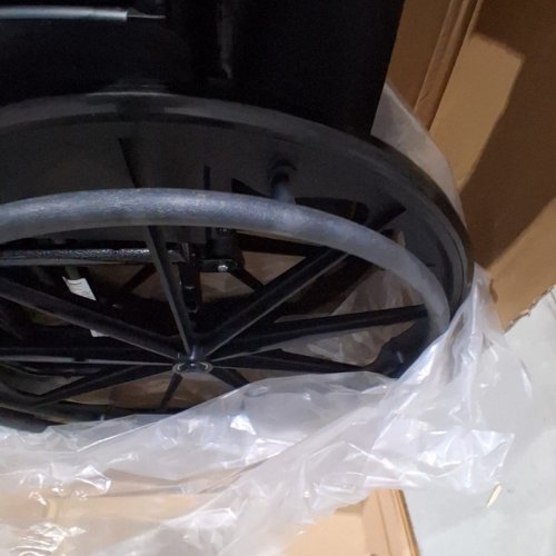MEDLINE STRONG AND STURDY WHEELCHAIR WITH SWING AWAY LEG RESTS AND 16'' SEAT (MODEL:K1166N22S) image 4