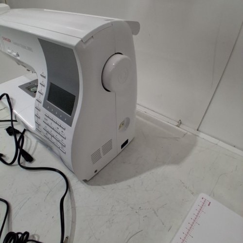 SINGER QUANTUM STYLIST 9960 COMPUTERIZED SEWING MACHINE WITH LED LIGHT - 600 BUILT-IN STITCHES - WHITE (MODEL: 9960) image 6