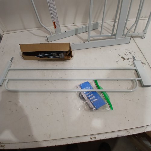 REGALO EASY STEP SAFETY GATE - 29"- 38.5" - WHITE - (MODEL- 1160-DS) image 3