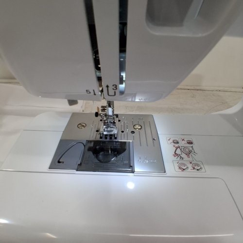 BROTHER STRONG & TOUGH SEWING MACHINE WITH 53 BUILT-N STITCHES AND FINGER GUARD - WHITE (MODEL: ST531HD) image 2