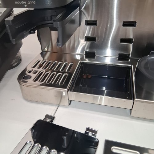 3-IN-1 NINJA LUXE CAFÉ SIGNATURE SERIES ESPRESSO MACHINE - SILVER/BLACK (MODEL: ES655CCO) image 5
