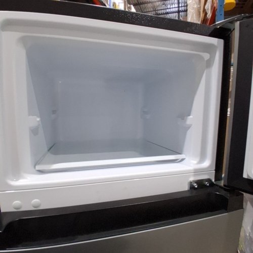 HISENSE STAINLESS STEEL COMPACT REFRIGERATOR WITH TOP MOUNT FREEZER - 4.4 CU.FT (MODEL: HRT044VE) image 4
