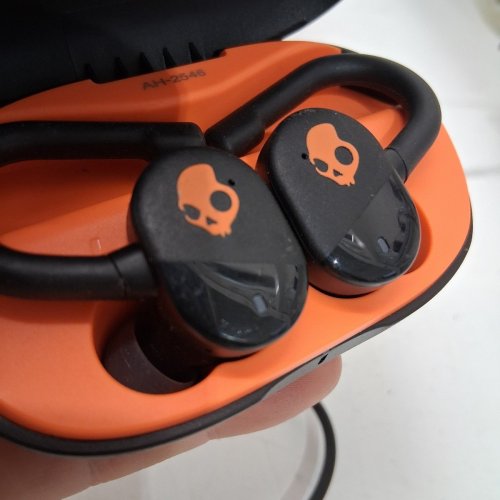 SKULLCANDY PUSH PLAY ACTIVE TRUE WIRELESS BLUETOOTH EARBUDS - BLACK (MODEL: S2PPW) image 4