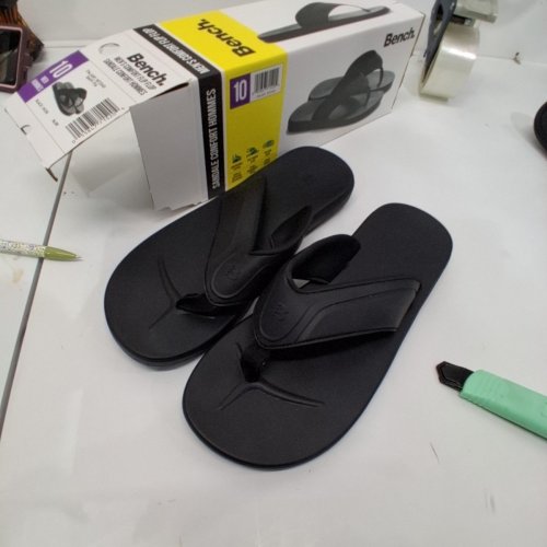 MEN'S BENCH COMFORT FLIP FLOPS - SIZE 10 - BLACK (STYLE: 1872040) image 2