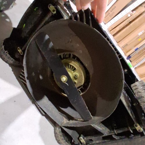 GREENWORKS BATTERY POWERED ELECTRIC BRUSHLESS MOTOR PUSH LAWN MOWER *TOOL ONLY* - 24V - 13" - GREEN (MODEL: LMG401) image 6