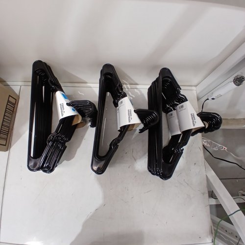 108PK ROOM ESSENTIALS PLASTIC HANGERS - ADULT - BLACK image 3