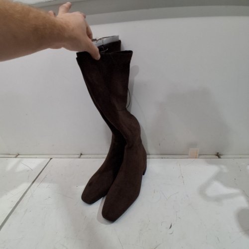 KNEE HIGH HEELED POINTED TOE ZIP UP BOOTS - SIZE 8 - BROWN (STYLE: 25MINERVAW26) image 3