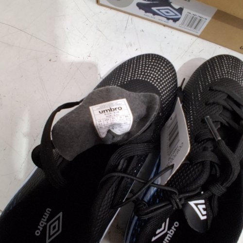 KID'S UMBRO SOCCER FOOTBALL CLEATS - SIZE 5 - BLACK/BLUE (STYLE: 1985170) image 3