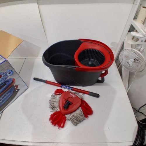VILEDA EASYWRING SPIN MOP BUCKET FLOOR CLEANING SYSTEM AND EXTENDABLE HANDLE - RED/GREY (MODEL: 172880/ 10683010609981) image 2