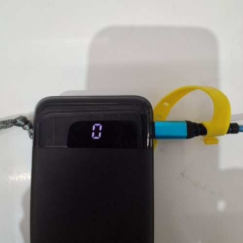 CHARMAST POWER BANK WITH BUILT IN CABLES - 10000 MAH - 5 3/4" - BLACK (MODEL: W1148) image 2