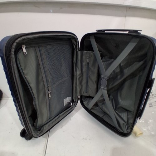 AMAZON BASICS HARDSIDE SPINNER CARRY ON LUGGAGE WITH BUILT-IN LOCK - 21" - NAVY BLUE image 3
