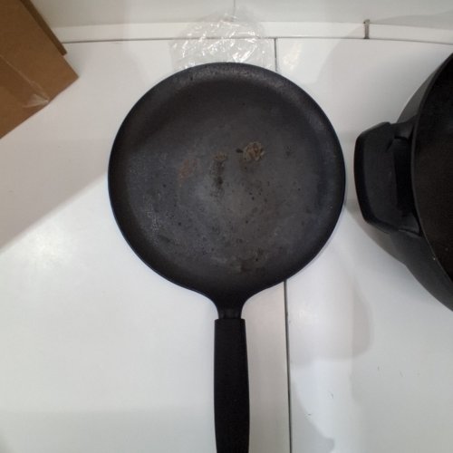 3PC TRAMONTINA PRE-SEASONED CAST IRON DEEP KADAI AND FLAT TAWA COOKWARE SET - 7QT / 11" - BLACK (MODEL: 1901865) image 3