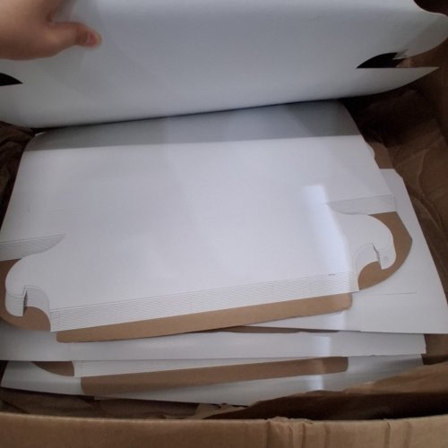 APPROX. 80 FOLDABLE BAKERY BOXES - STANDARD 1/4 SHEET - WHITE image 4