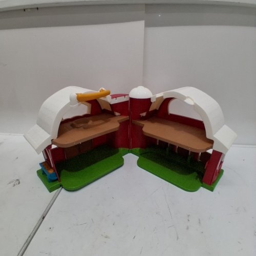 BATTAT BIG RED BARN ANIMAL FARM PLAYSET - RED (MODEL: BT4626C1Z) image 3
