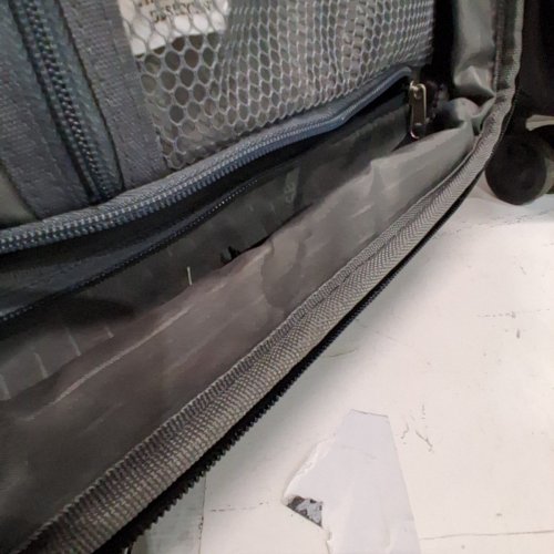 AMAZONBASICS HARDSIDE SPINNER LUGGAGE - 21" - SMALL - BLACK image 4