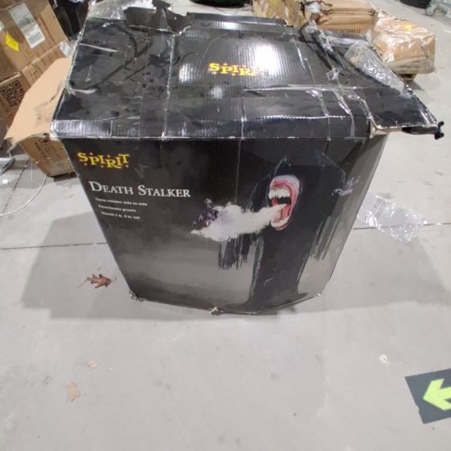 SPIRIT HALLOWEEN DEATH STALKER ANIMATRONIC, COMPATIBLE WITH A 400W FOG MACHINE - 7.3FT TALL - BLACK image 10