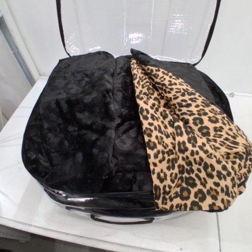 3PC JUICY COUTURE EMBOSSED LEOPARD WITH ROYAL LEOPARD ANIMAL PRINT MICROFIBER REVERSIBLE COMFORTER SET WITH PILLOW SHAMS - KING - BLACK/LEOPARD image 2