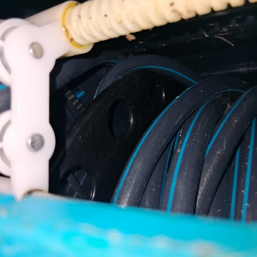 PAULINN RETRACTABLE GARDEN HOSE REEL WITH 180° SWIVEL BRACKET - 1/2" X 100FT - BLUE image 5