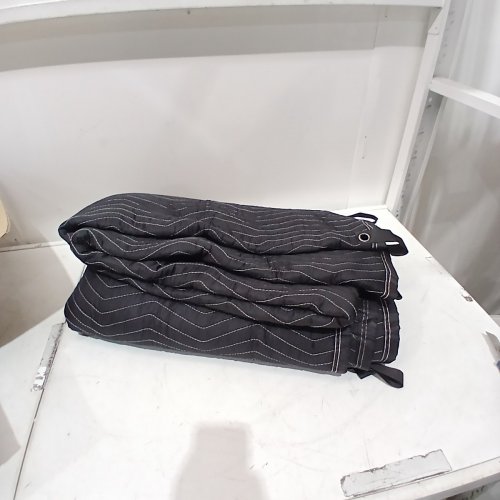 GROMMETED SOUND DAMPENING BLANKET - 96"X 80" - BLACK (MODEL: YB066) image 2
