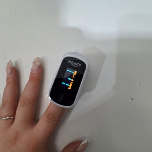 EQUATE FINGERTIP PULSE OXIMETER - HEART RATE MONITOR AND SPO2 LEVELS - WHITE (MODEL: MD300CN310) image 2