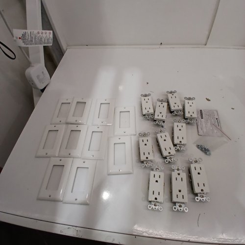 10PK BESTTEN DECOR TR STANDARD ELECTRICAL WALL OUTLET - 15AMP 125V 1875W - WHITE (MODEL: USP3-15T-B-10PK) image 2