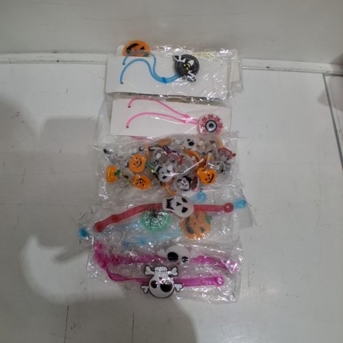 48PC HALLOWEEN NOVELTY JEWELRY - RING, NECKLACES. BRACELETS - MULTICOLOUR image 3