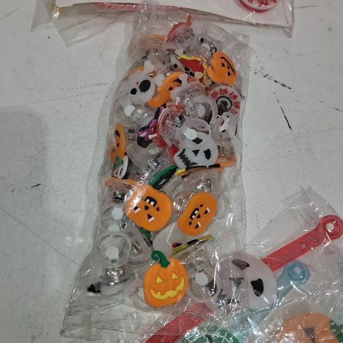 48PC HALLOWEEN NOVELTY JEWELRY - RING, NECKLACES. BRACELETS - MULTICOLOUR image 4