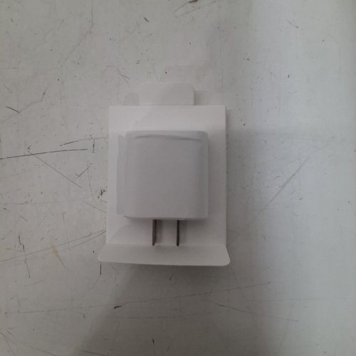 APPLE USB-C 20W POWER ADAPTER image 2