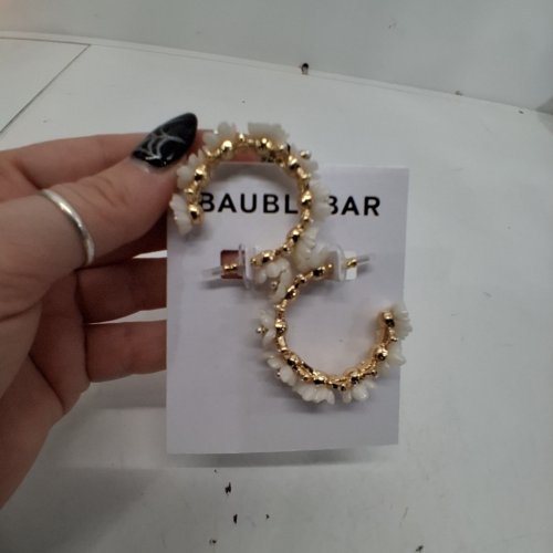 1PR WOMENS BAUBLEBAR FLORAL HOOP EARRINGS -30 MM- GOLD-TONE AND WHITE image 2