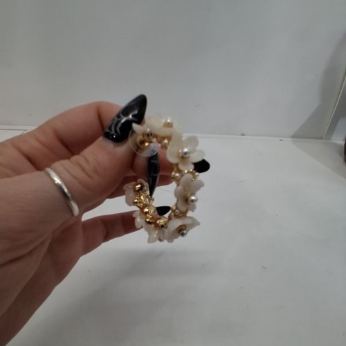 1PR WOMENS BAUBLEBAR FLORAL HOOP EARRINGS -30 MM- GOLD-TONE AND WHITE image 4