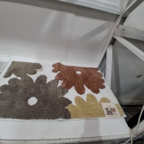 SAFDIE CARVED FLORAL NON-SLIP FLUFFY BATH MAT - 22" X 36" - NEUTRALS/BROWN (MODEL: 1990087) image 2