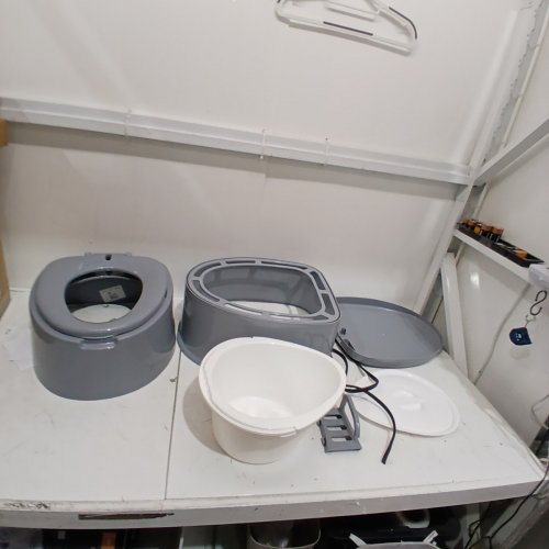 PORTABLE CAMPING TOILET WITH REMOVABLE PAPER HOLDER - 5L CAPACITY - GREY (MODEL: QJK) image 2