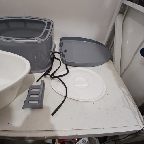 PORTABLE CAMPING TOILET WITH REMOVABLE PAPER HOLDER - 5L CAPACITY - GREY (MODEL: QJK) image 5