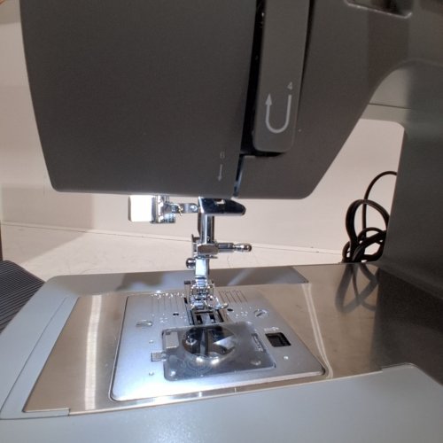 SINGER 4423 HEAVY DUTY SEWING MACHINE (MODEL: 4423) image 2