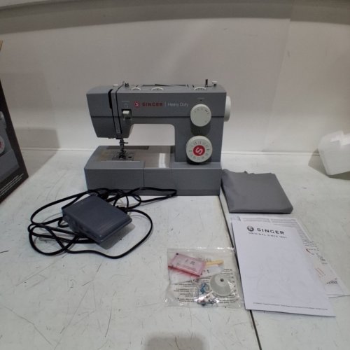 SINGER 4423 HEAVY DUTY SEWING MACHINE (MODEL: 4423) image 3