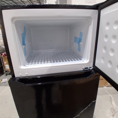 UPSTREMAN 2 DOOR TOP MOUNT REFRIGERATOR AND FREEZER - 7.7 CU. FT - BLACK (MODEL: BD75) image 9