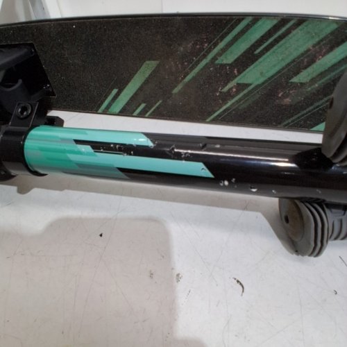 AMAZON BASICS FOLDING KICK SCOOTER - BLACK/TEAL (MODEL: AGPL1K1) image 6