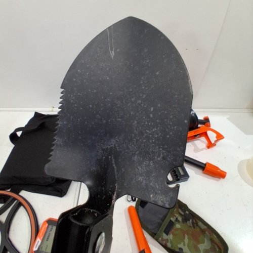 WATERPROOF METAL DETECTOR - 12" COIL - 39" TO 50" LENGTH - LCD SCREEN WITH 7 MODES AND HEADSET - IP68 WATER PROTECTION - ORANGE/BLACK (MODEL: TS185) image 4