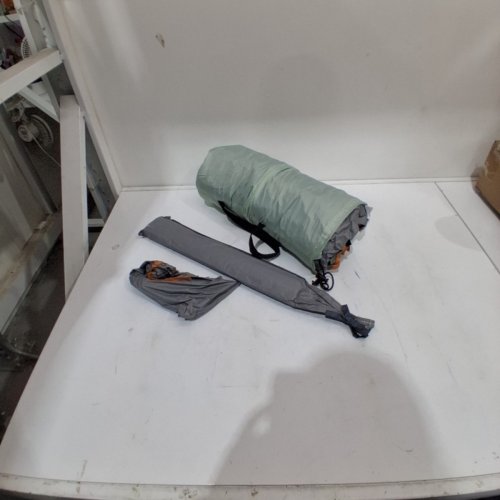 AMAZON BASICS CAMPING SUN SHELTER- 7FT X 4FT - GREY\ORANGE image 2