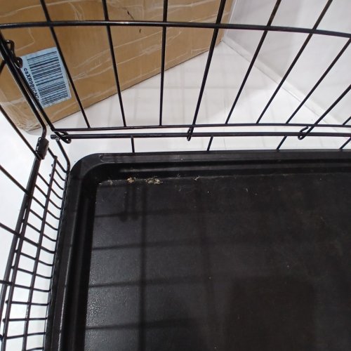 AMAZONBASICS SINGLE-DOOR FOLDING METAL DOG CRATE - MEDIUM / 30" X 19" X 21" - BLACK image 3