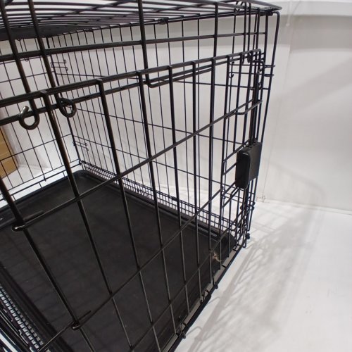 AMAZONBASICS SINGLE-DOOR FOLDING METAL DOG CRATE - MEDIUM / 30" X 19" X 21" - BLACK image 5