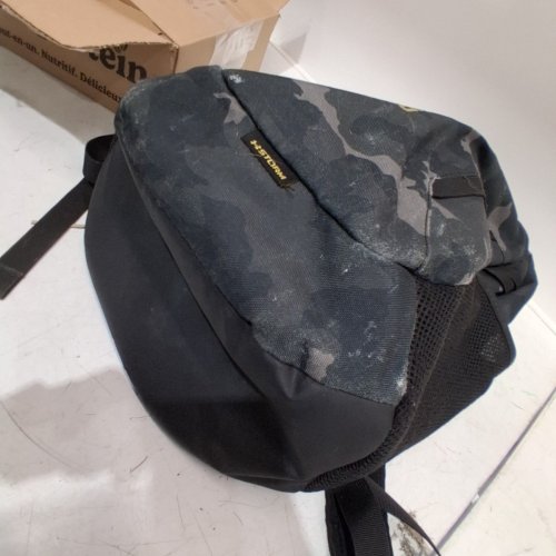UNISEX UNDER ARMOUR BACKPACK HUSTLE 6.0 - BLACK CAMOUFLAGE image 4