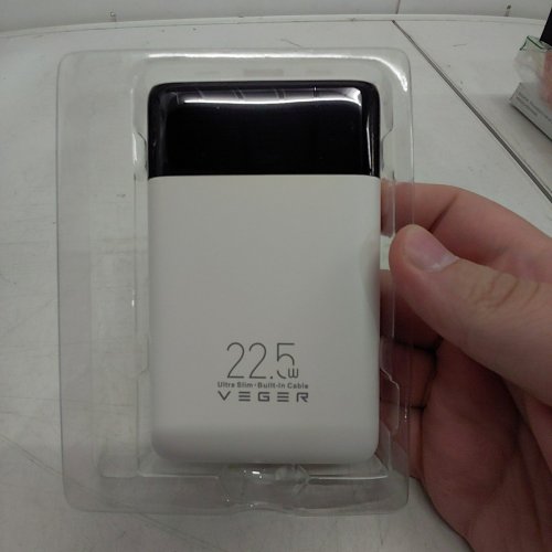 VEGER PORTABLE COMPACT POWER BANK WITH USB-C & LIGHTNING CORDS - 10000 MAH - WHITE (MODEL: V1202) image 2