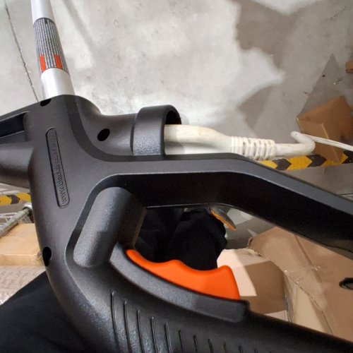 BLACK + DECKER CORDED ELECTRIC STRING TRIMMER - 13" PATH / 4.4AMP - ORANGE/BLACK (MODEL: ST7700) image 2