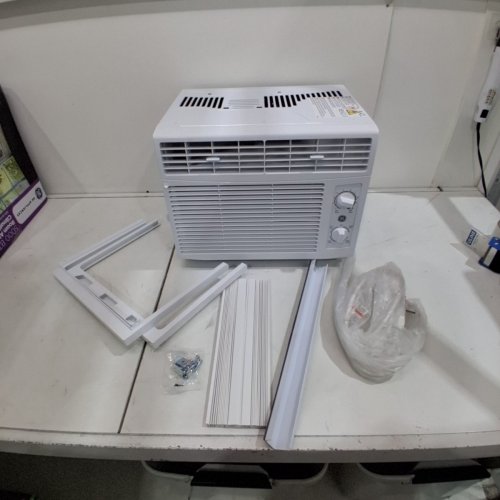 GE APPLIANCES ELECTRONIC WINDOW AIR CONDITIONER - 5,000 BTU - 150SQ.FT - WHITE (MODEL: AWAS05BWFC) image 3