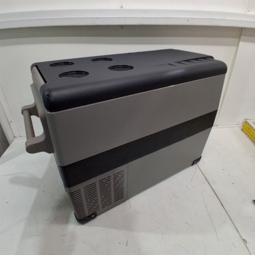 EUHOMY PORTABLE ELECTRIC COOLER WITH CAR PLUG - 27.2" X 13.6" X 17.7" - GREY/BLACK (MODEL: ‎CF001-45GR-CAEH) image 6