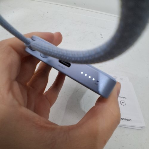 UGREEN ULTRA-SLIM QI2 MAGNETIC BATTERY POWER BANK - 15W - 10000MAH - BLUE image 2