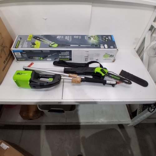 GREENWORKS PRO CORDLESS ADJUSTABLE POLESAW WITH CARRY STRAP - BATTERY & CHARGER NOT INCLUDED - 80V - 10" BLADE - 9FT-14FT - GREEN/BLACK - (MODEL: PS80L000) image 2