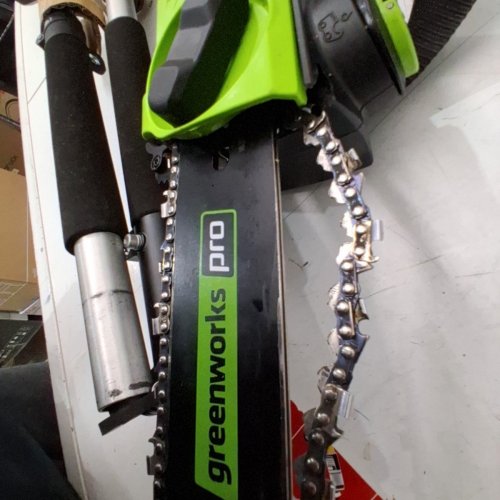 GREENWORKS PRO CORDLESS ADJUSTABLE POLESAW WITH CARRY STRAP - BATTERY & CHARGER NOT INCLUDED - 80V - 10" BLADE - 9FT-14FT - GREEN/BLACK - (MODEL: PS80L000) image 3